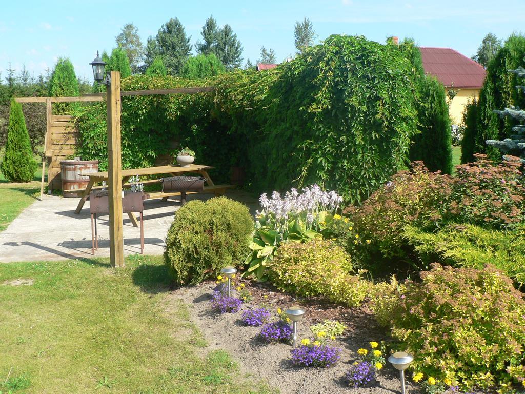 Guest House Podnieki Ventspils Ngoại thất bức ảnh