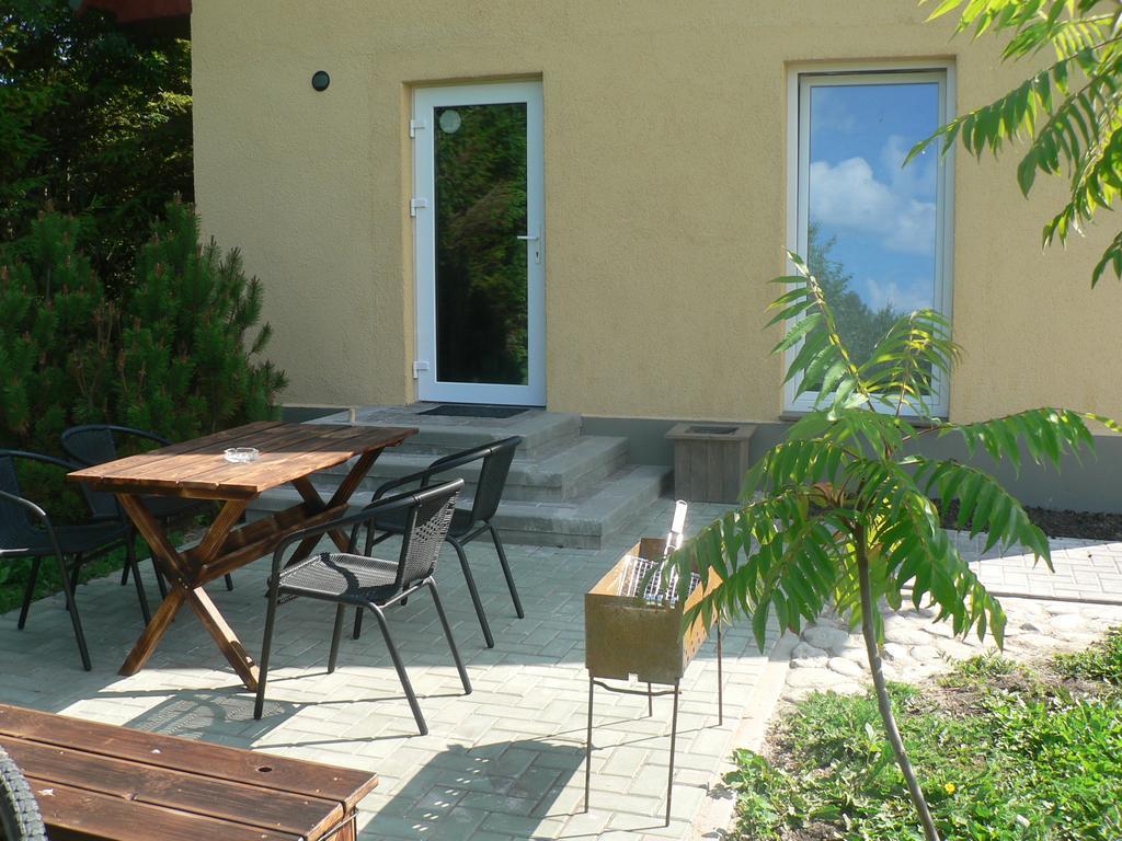 Guest House Podnieki Ventspils Ngoại thất bức ảnh