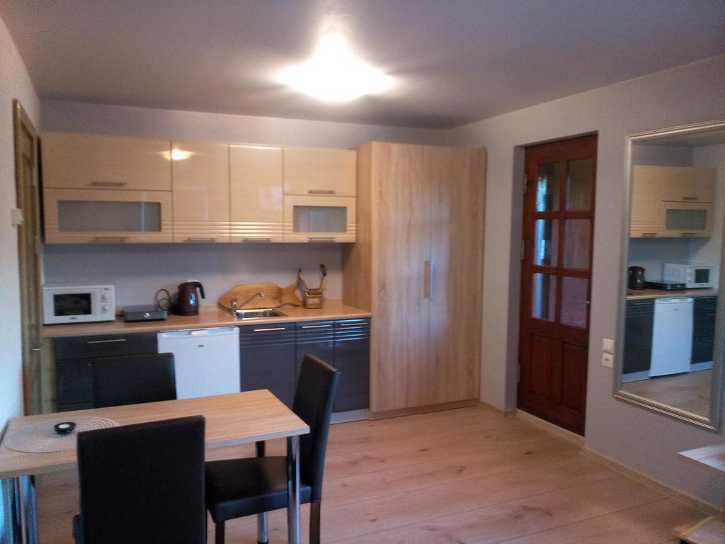 Guest House Podnieki Ventspils Phòng bức ảnh