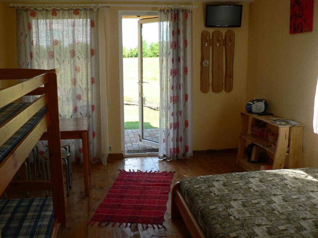 Guest House Podnieki Ventspils Ngoại thất bức ảnh